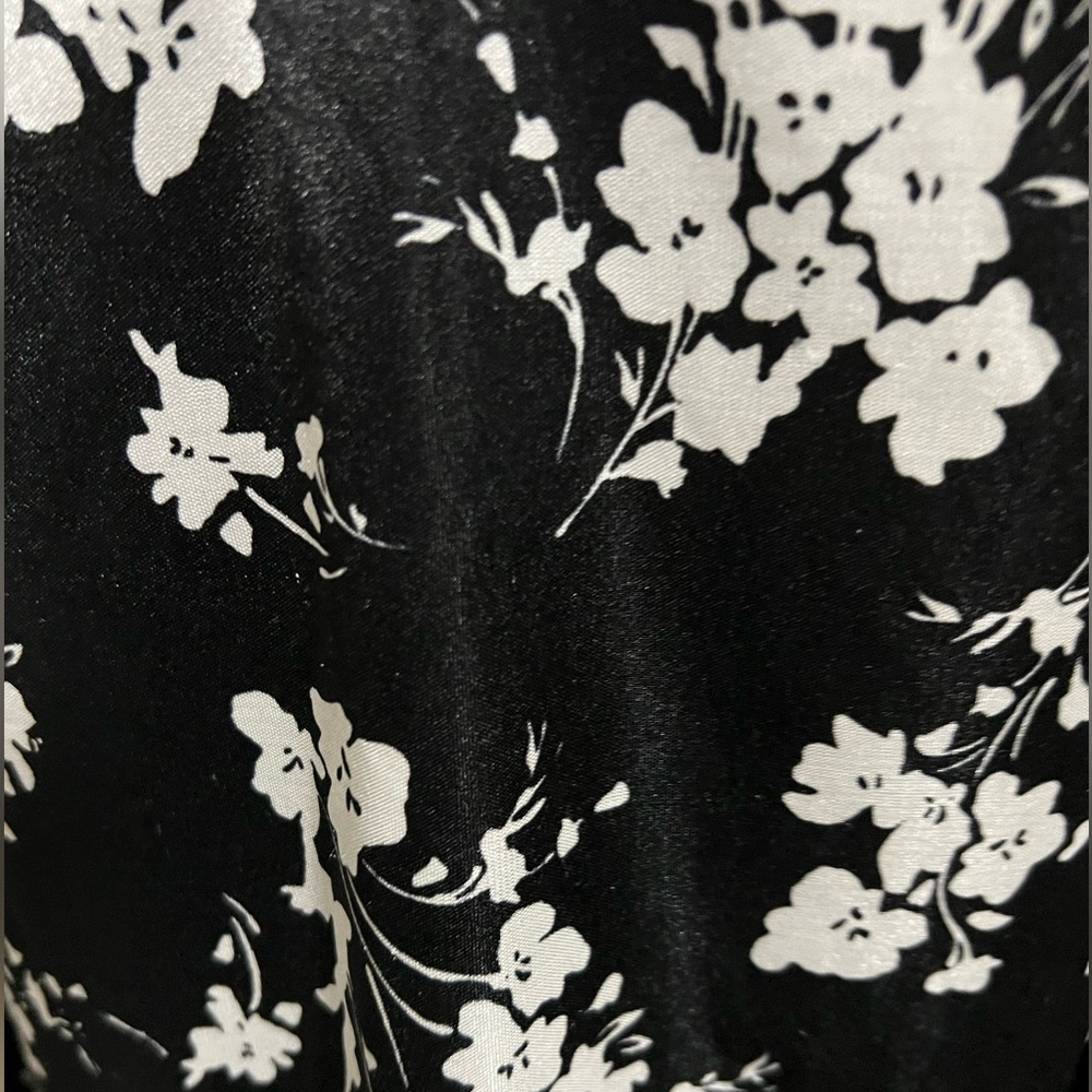 Torrid 3 3x plus size strapless satin black white floral Asian style tube top - Picture 5 of 6